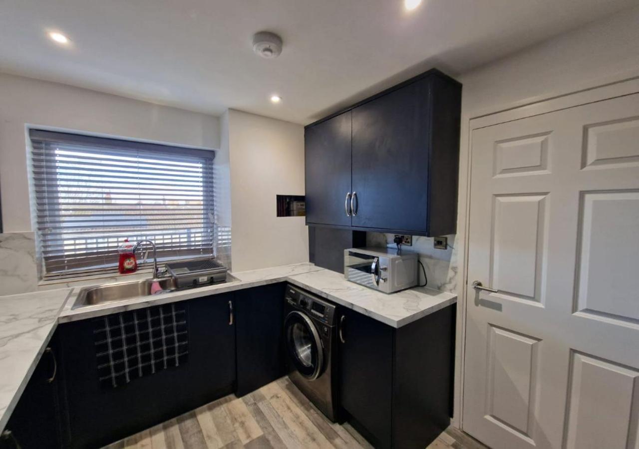 Private Room In London Enfield With Parking ภายนอก รูปภาพ
