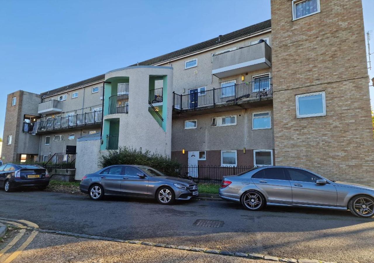 Private Room In London Enfield With Parking ภายนอก รูปภาพ