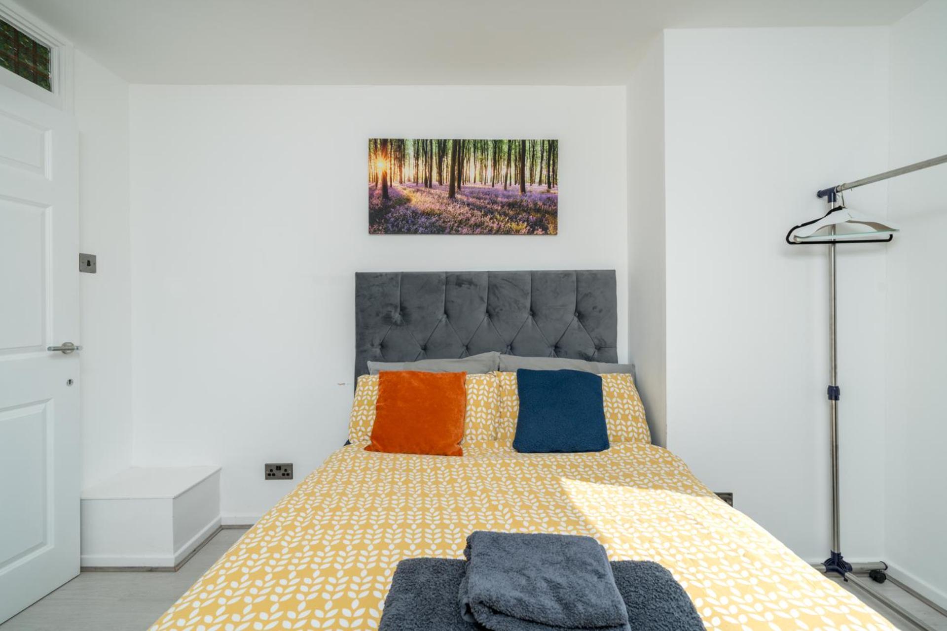 Private Room In London Enfield With Parking ภายนอก รูปภาพ